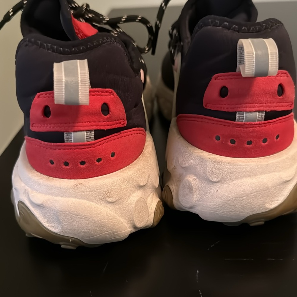 Nike React Size 10.5 - image 3